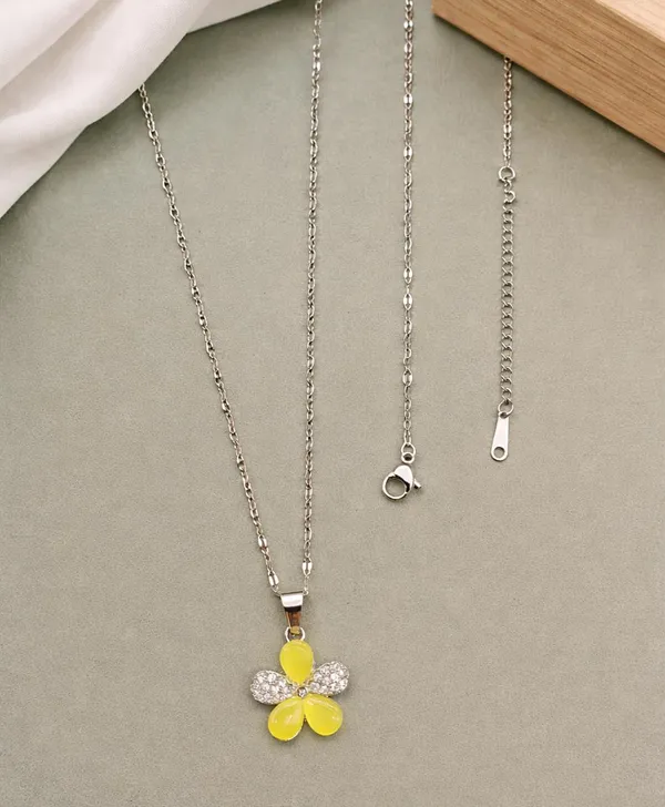 SHANKHRAJ_MALL_Silver_Pendant_Necklace_with_Stone,_Swan_Design,_Chain_Included_(A491)