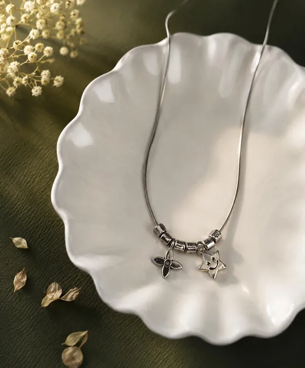 Star_and_Flower_Charm_Necklace_for_Women_|_Beaded_Snake_Chain_Pendant_Necklace_|_Cute_Minimalist_Fashion_Jewelry_for_Girls_&_Women