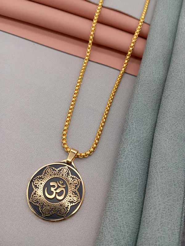 SHANKHRAJ_MALL_Pendant_Necklace_with_Rhinestones_for_Men_&_Women_–Chain,_Hip_Hop_Iced_Out_Jewelry,_Unisex_Faith_Pendant_Gift_Colour_Gold-Silver-Black_(A163)