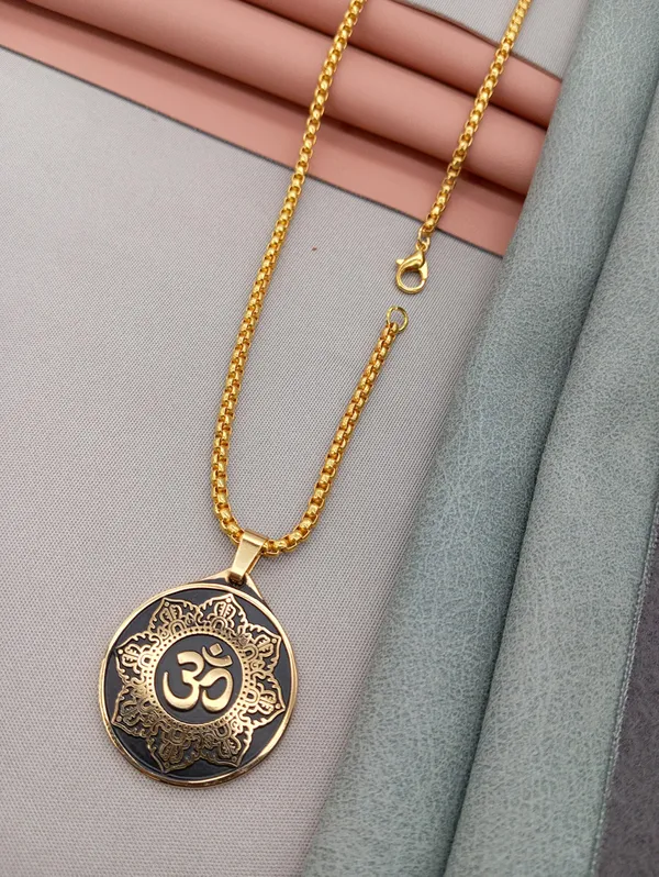 SHANKHRAJ_MALL_Pendant_Necklace_with_Rhinestones_for_Men_&_Women_–Chain,_Hip_Hop_Iced_Out_Jewelry,_Unisex_Faith_Pendant_Gift_Colour_Gold-Silver-Black_(A163)