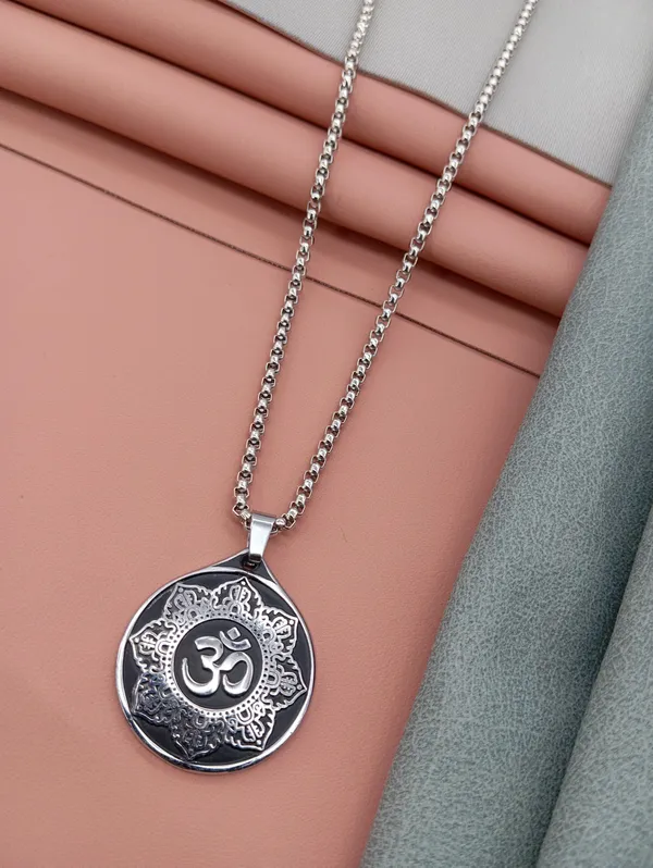 SHANKHRAJ_MALL_Pendant_Necklace_with_Rhinestones_for_Men_&_Women_–Chain,_Hip_Hop_Iced_Out_Jewelry,_Unisex_Faith_Pendant_Gift_Colour_Gold-Silver-Black_(A164)