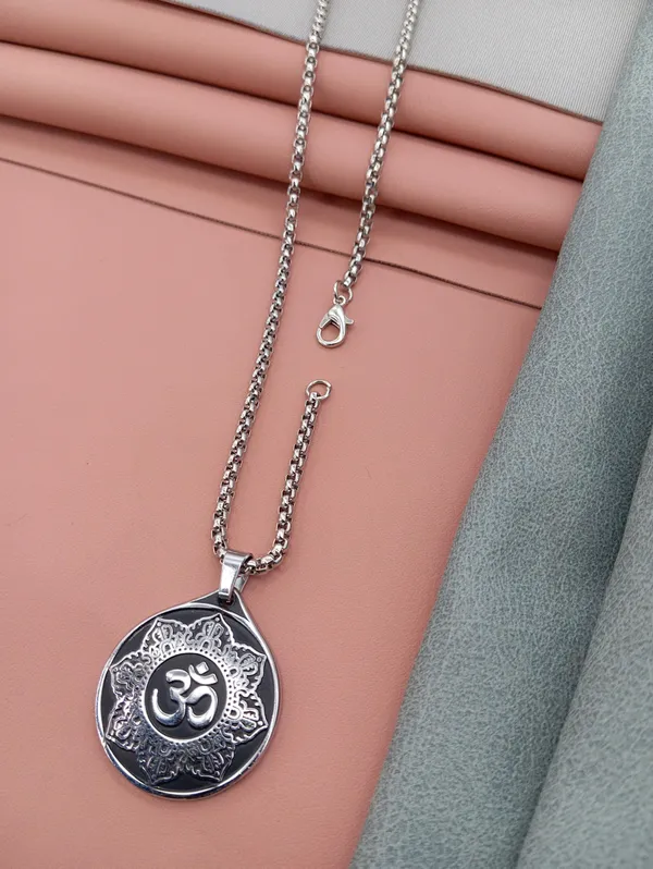 SHANKHRAJ_MALL_Pendant_Necklace_with_Rhinestones_for_Men_&_Women_–Chain,_Hip_Hop_Iced_Out_Jewelry,_Unisex_Faith_Pendant_Gift_Colour_Gold-Silver-Black_(A164)