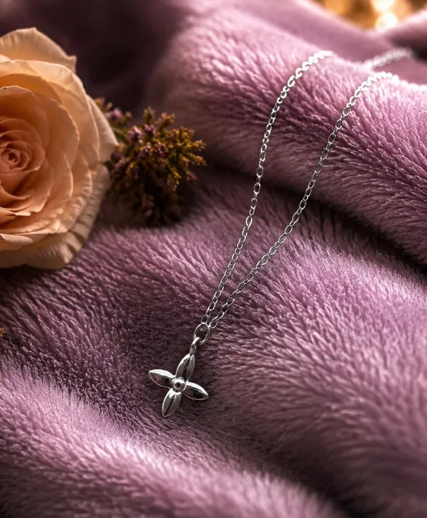 SHANKHRAJ_MALL_Silver_Flower_Pendant_Necklace_for_Women_&_Girls_|_Minimalist_Floral_Charm_Chain_Necklace_|_Elegant_Daily_Wear_Pendant_Jewelry_|_Aesthetic_Fashion_Gift_for_Women