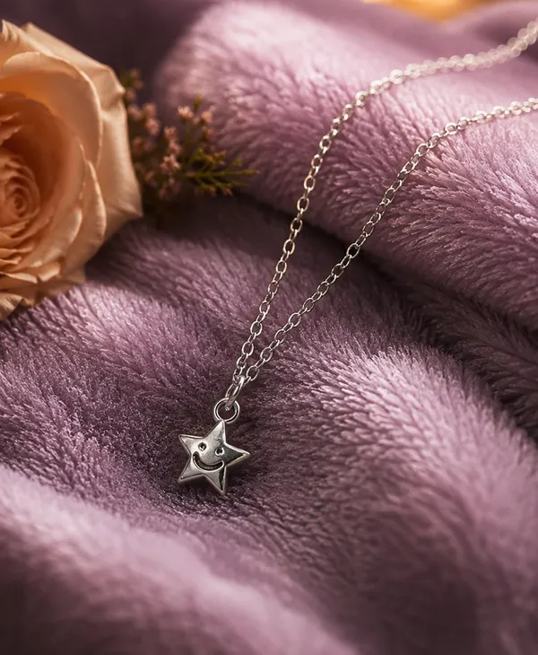 SHANKHRAJ_MALL_Silver_Star_Pendant_Necklace_for_Women_&_Girls_|_Cute_Smiley_Star_Charm_Chain_Necklace_|_Minimalist_Aesthetic_Daily_Wear_Pendant_|_Fashion_Jewelry_Gift_for_Women