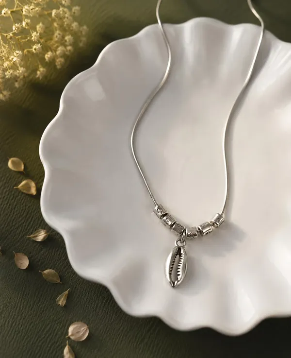 Plated_Shell_Charm_Necklace_for_Women_|_Beaded_Snake_Chain_Necklace_|_Minimalist_Beach_Style_Pendant_Jewelry_for_Girls_&_Women