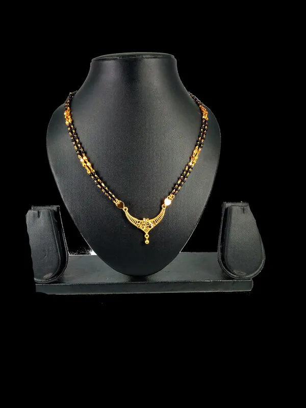 Women_gold_plated_Stylish_Mangalsutra_chain_(DK-4_FLOWER_2_SER_CHAIN)