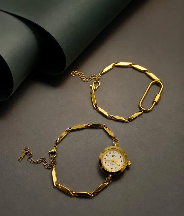 Quartz_Gold-Tone_Chain_Bracelet_Watch_with_Pendant_Dial