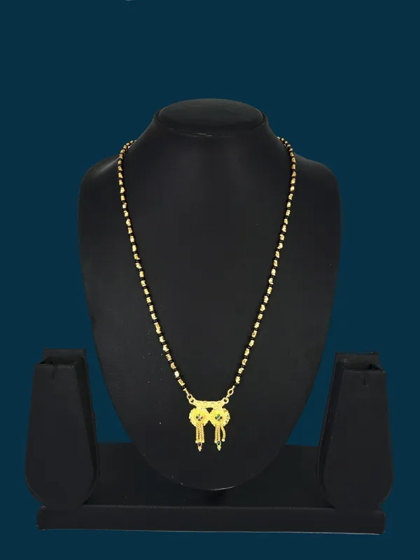 Women_gold_plated_Stylish_Mangalsutra_chain_(HAR-DUBAL_CHAKRA_MINA_MANKA_MALA)