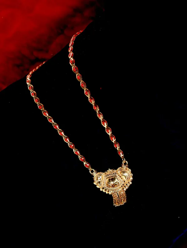 Women_gold_plated_Stylish_Mangalsutra_chain_(HAR-RED_CHOKADI_TORAN-BL1)