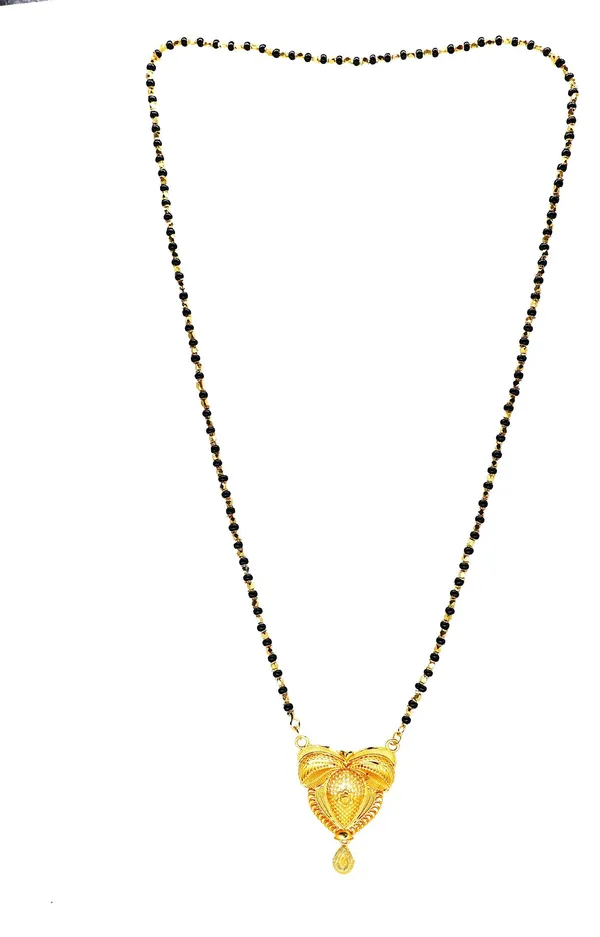 Women_gold_plated_Stylish_Mangalsutra_chain_(HAR-SHREEFAL-MANKA_MALA_SINGAL-100216)