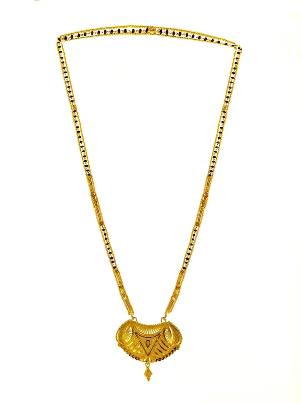 Women_gold_plated_Stylish_Mangalsutra_chain_(HAR-_CHAKRA_PAN_TORAN_BELT-100182)