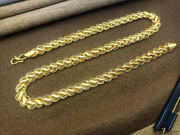 SHANKHRAJ_MALL_Designer_Golden_Chain_Thin_Light_Weighted_Gold_Plated_Gold_Chain_For_Girls_Women_Men_Boys_20_Inches_(Modern)
