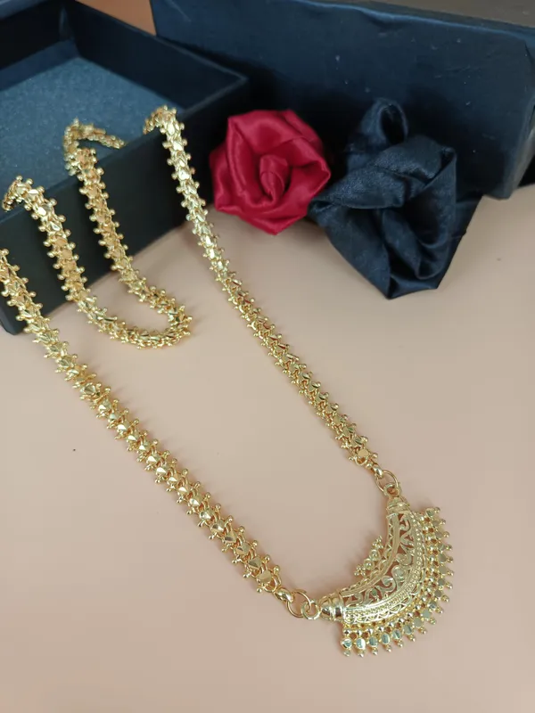Women_gold_plated_Stylish_Mangalsutra_chain_(MS_CHAND_DIL_CM_100600_100600)