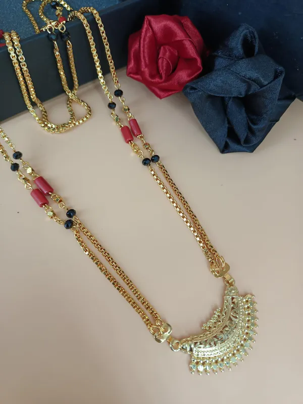 Women_gold_plated_Stylish_Mangalsutra_chain_(MS_CHAND_RED_BOX_MANGALIYA_100596_100596)