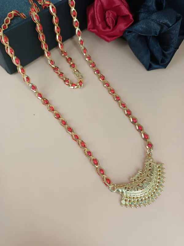 Women_gold_plated_Stylish_Mangalsutra_chain_(MS_CHAND_RED_CHOKADI_100593_100593)