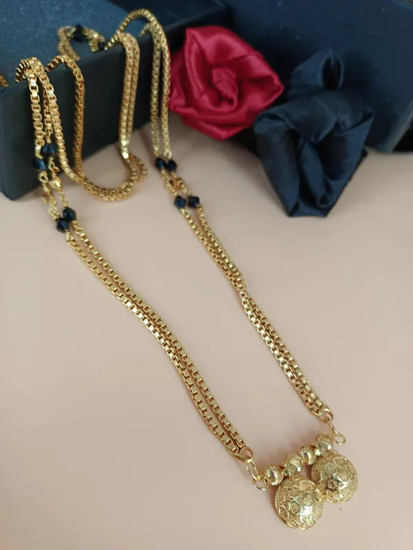 Women_gold_plated_Stylish_Mangalsutra_chain_(MS_FOOTBALL_VT_BOX_MANGALIYA_100639_1006)