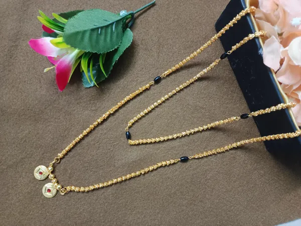 Women_gold_plated_Stylish_Mangalsutra_chain_(MS_STAR_VT_BLACK_MOTI_CM_100859)