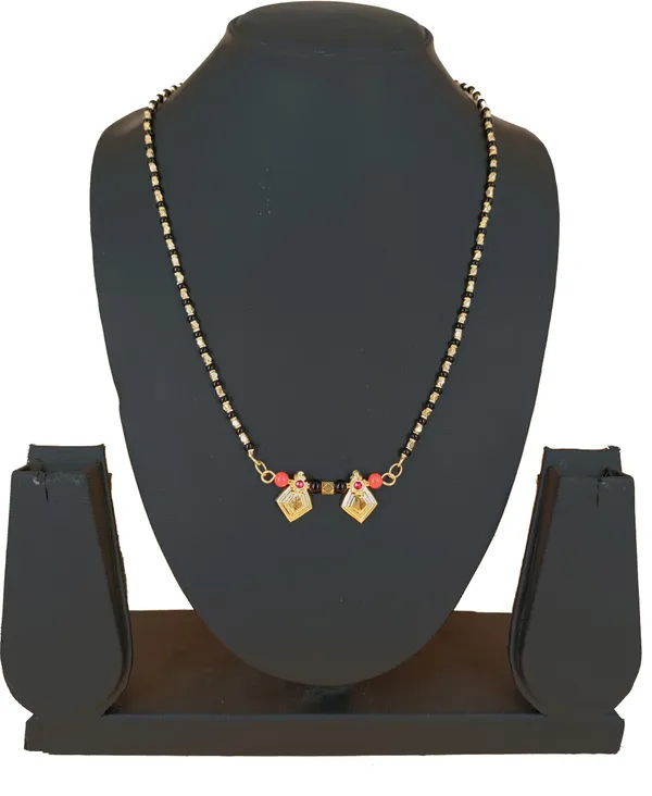 Women_gold_plated_Stylish_Mangalsutra_chain_(MS_TRIKON_VT_MANKA_MALA_100604)
