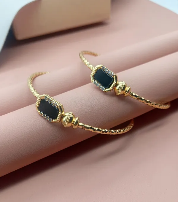 SHANKHRAJ_MALL_Gold_Plated_Heart_Bangle_Bracelet,_Twisted_Rope_Design_with_Black_and_Crystal_Accent,_Adjustable_Cuff_Style,_Fashion_Jewelry_for_Women_(A280)
