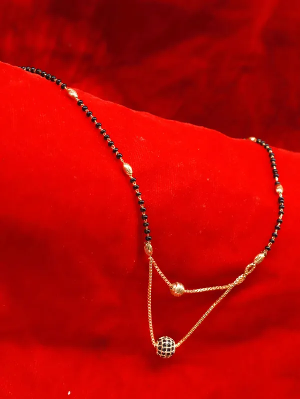 Women_gold_plated_Stylish_Mangalsutra_chain_(NL_DK-BLACK_GOLO-BL1_10029)