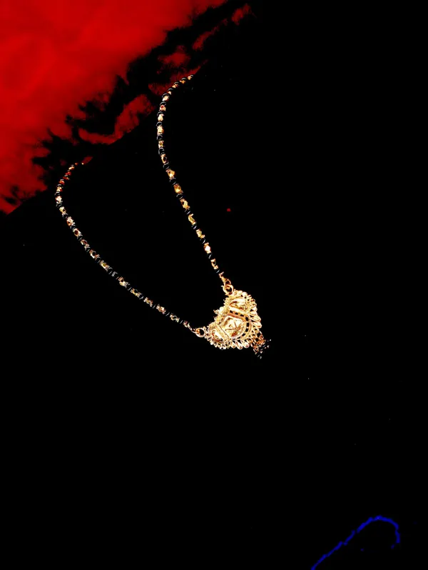 Women_gold_plated_Stylish_Mangalsutra_chain_(NL_DK-CPDC_DOKIYA-1_100131)