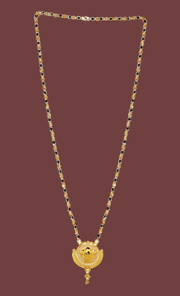 Women_gold_plated_Stylish_Mangalsutra_chain_(NL_HAR-CHANDRA_-BLACK_BADAM_SINGAL_10022)