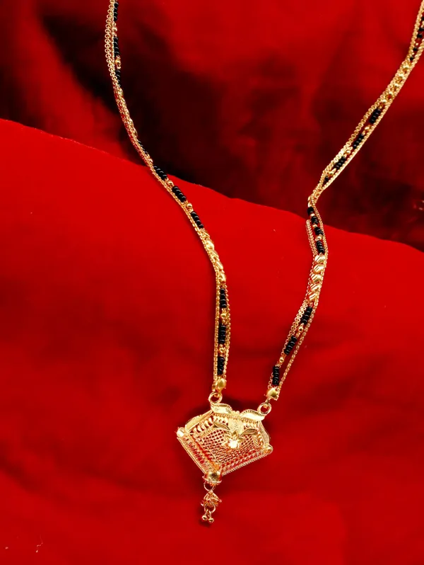 Women_gold_plated_Stylish_Mangalsutra_chain_(NL_HAR-CHEKSH_2_LINE_TORAN_BELT_100194)