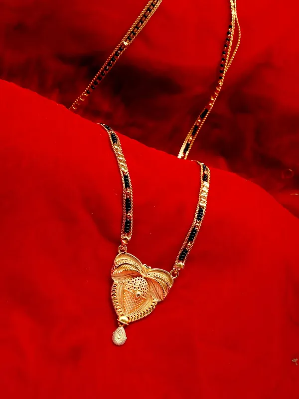 Women_gold_plated_Stylish_Mangalsutra_chain_(NL_HAR-SHEEFAL_2_LINE_TORAN_BELT_100199)