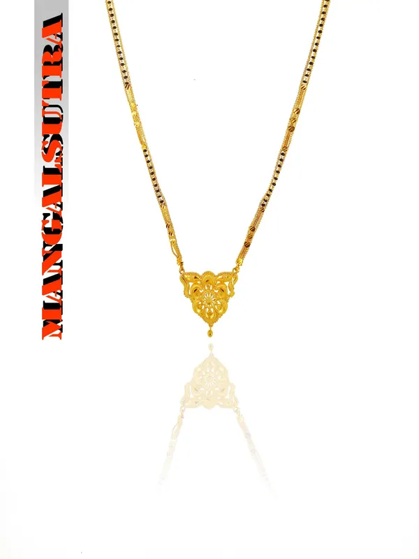 Women_gold_plated_Stylish_Mangalsutra_chain_(NL_HAR-SINGAL_FLOEWER_TORAN_BELT_100189)