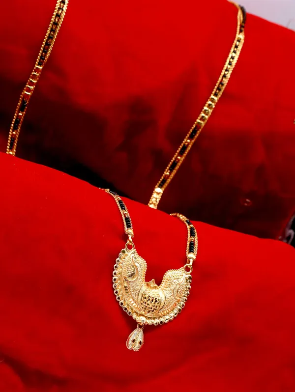 Women_gold_plated_Stylish_Mangalsutra_chain_(NL_HAR-SURYAMYKHI_HALF_2_LINE_TORAN_BELT)