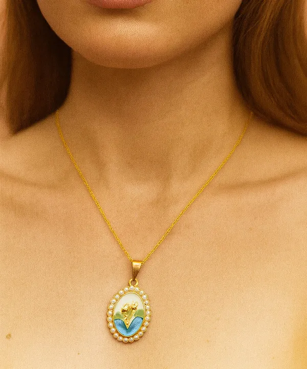 SHANKHRAJ_MALL_Women_Chain_Pendant_Necklace_|_Silver_&_Gold_Colour_Variation_(CN113)