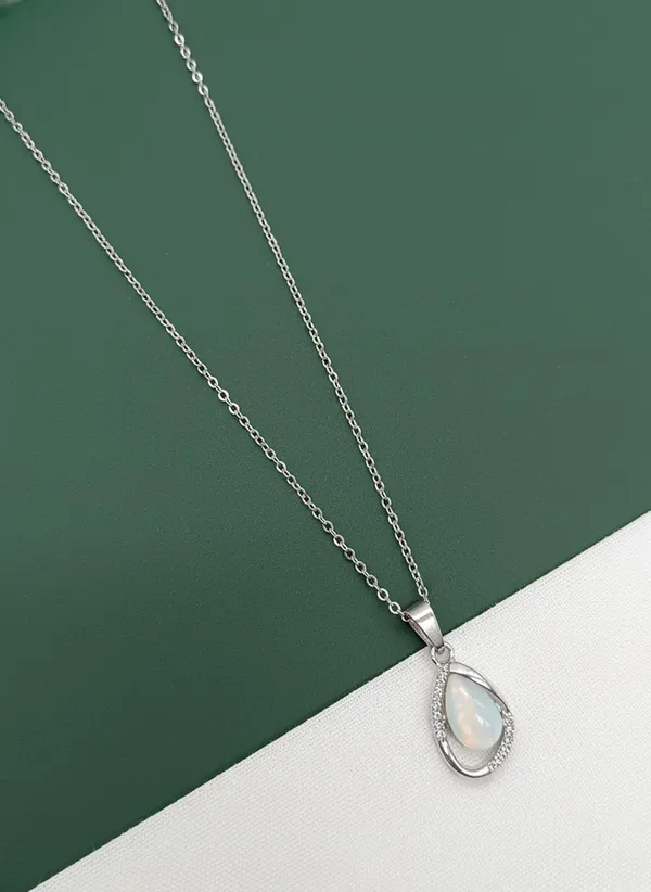 SHANKHRAJ_MALL_Women_Chain_Pendant_Necklace_|_Silver_&_Gold_Colour_Variation_(CN90)