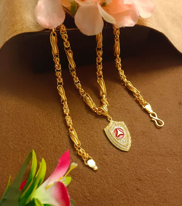 SHANKHRAJ_MALL_Gold-Toned_Byzantine_Chain_Necklace_with_Shield_Pendant,_50_cm_(pin_pack)