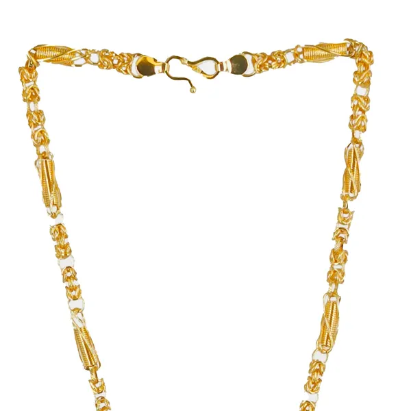 SHANKHRAJ_MALL_Gold-Toned_Byzantine_Chain_Necklace_with_Shield_Pendant,_50_cm_(pin_pack)