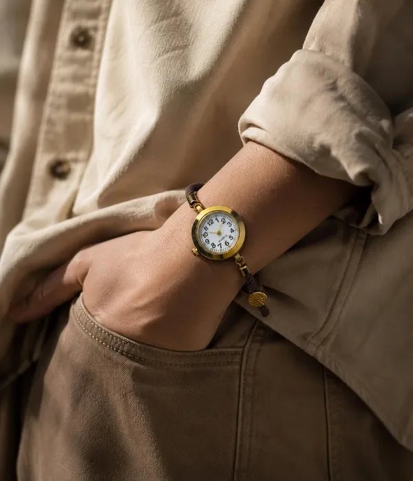 SHANKHRAJ_MALL_Vintage_Quartz_Bracelet_Watch,_Gold-Tone_Round_Dial,_Brown_Rope_Strap,_Retro_Style_(COFFEE)