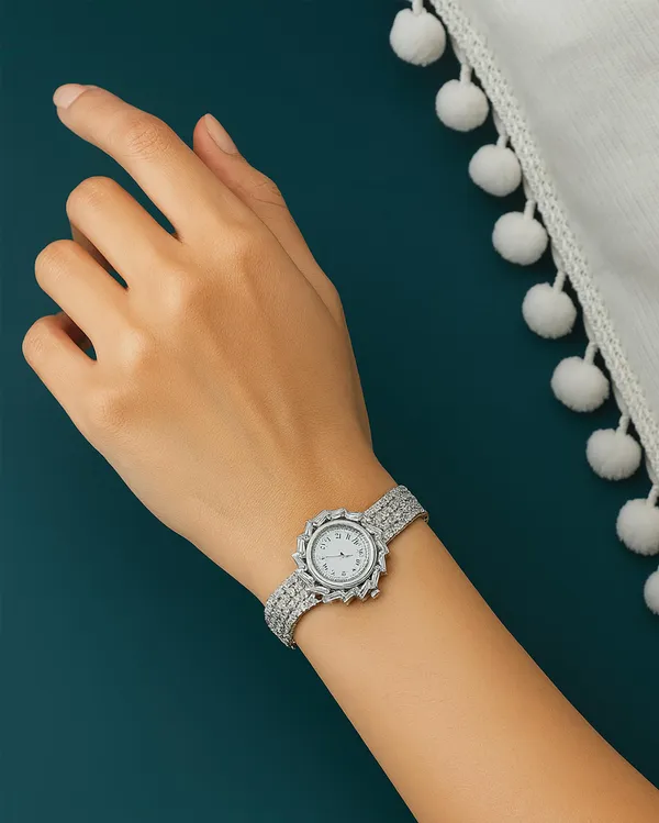 SHANKHRAJ_MALL_Silver/Rose_Gold_Diamond_Studded_Bracelet_Watch_for_Women_|_Elegant_Designer_Chain_Strap_Watch_for_Girls_(Silver)