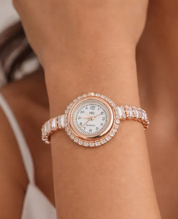 SHANKHRAJ_MALL_Quartz_Bracelet_Watch_for_Women,_Rose_Gold,_Crystal_Embellished,_Adjustable_Bolo_Chain