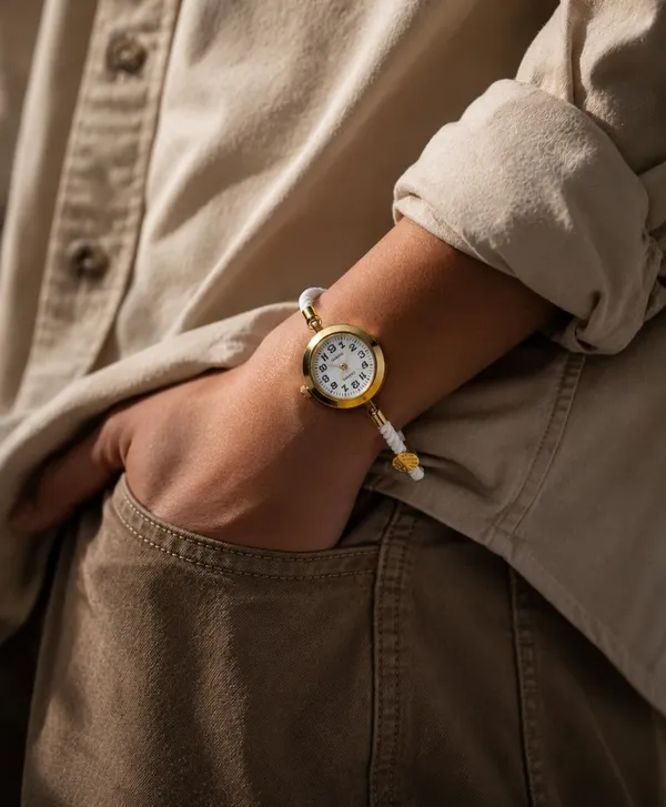 SHANKHRAJ_MALL_Vintage_Quartz_Bracelet_Watch,_Gold-Tone_Round_Dial,_Brown_Rope_Strap,_Retro_Style_(WHITE)