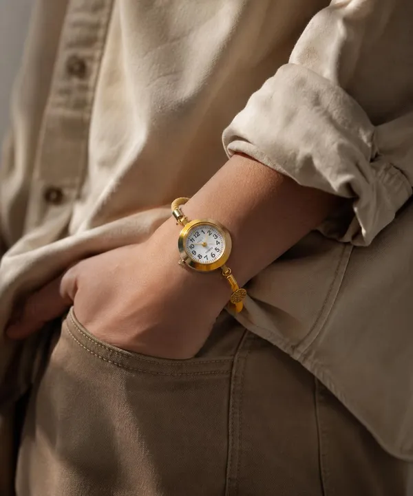 SHANKHRAJ_MALL_Vintage_Quartz_Bracelet_Watch,_Gold-Tone_Round_Dial,_Brown_Rope_Strap,_Retro_Style_(YELLOW)