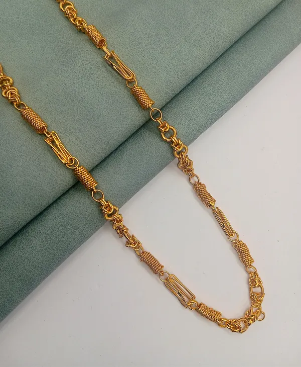 SHANKHRAJ_MALL_Gold_Plated_Men’s_Chain_Necklace_for_Boys_&_Men_|_Stylish_Heavy_Look_Chain_|_Multiple_Designs_&_Sizes_(1005)
