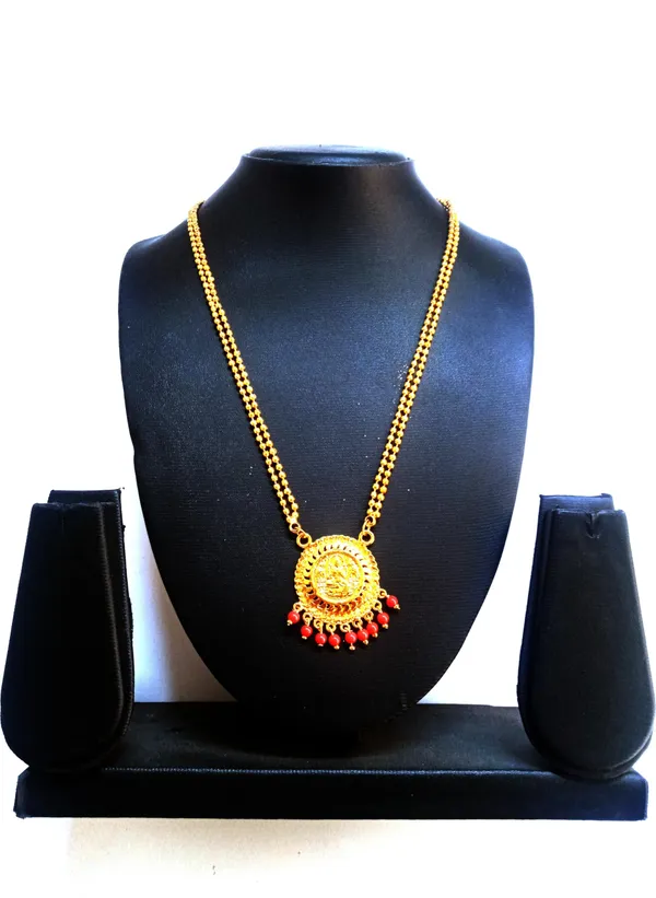 Women_gold_plated_Stylish_Mangalsutra_chain_(har-laxmi_mala_3_line)