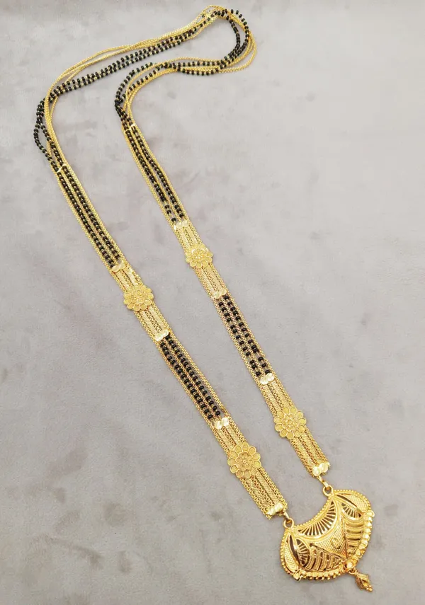 Women_gold_plated_Stylish_Mangalsutra_chain_(ms_chandra_pan_5_line_belt_100693)