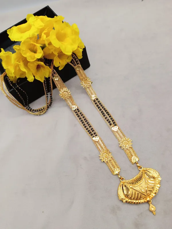 Women_gold_plated_Stylish_Mangalsutra_chain_(ms_chandra_pan_5_line_belt_100693)
