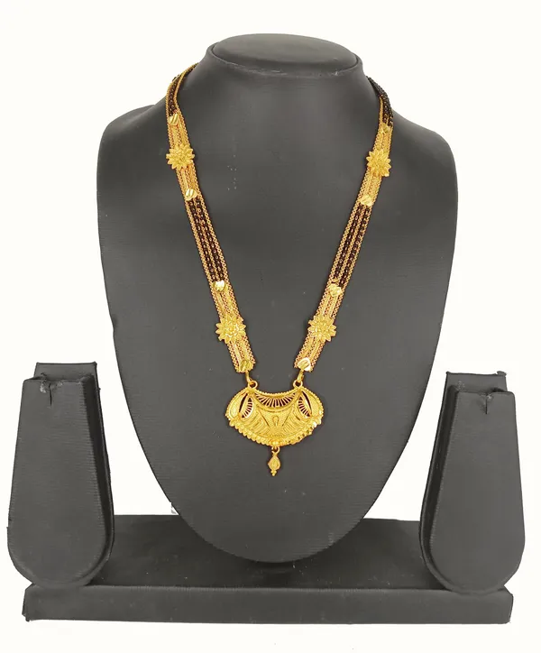 Women_gold_plated_Stylish_Mangalsutra_chain_(ms_chandra_pan_5_line_belt_100693)