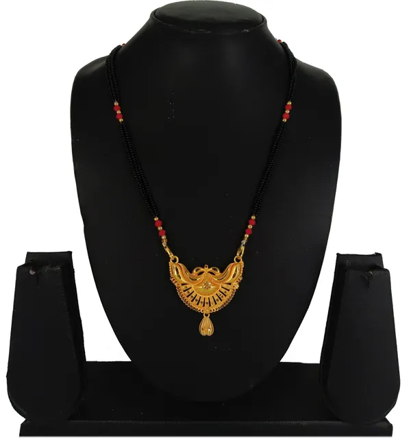 Women_gold_plated_Stylish_Mangalsutra_chain_(ms_kumbh_chandra_red_black_dori_3_line_)