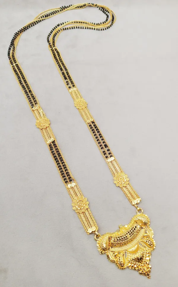 Women_gold_plated_Stylish_Mangalsutra_chain_(ms_shidhsila_5_line_belt_100699)