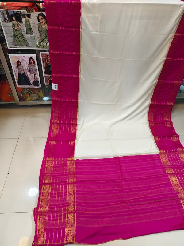 Magenta_Traditional_Zari_Border_Saree_for_Women