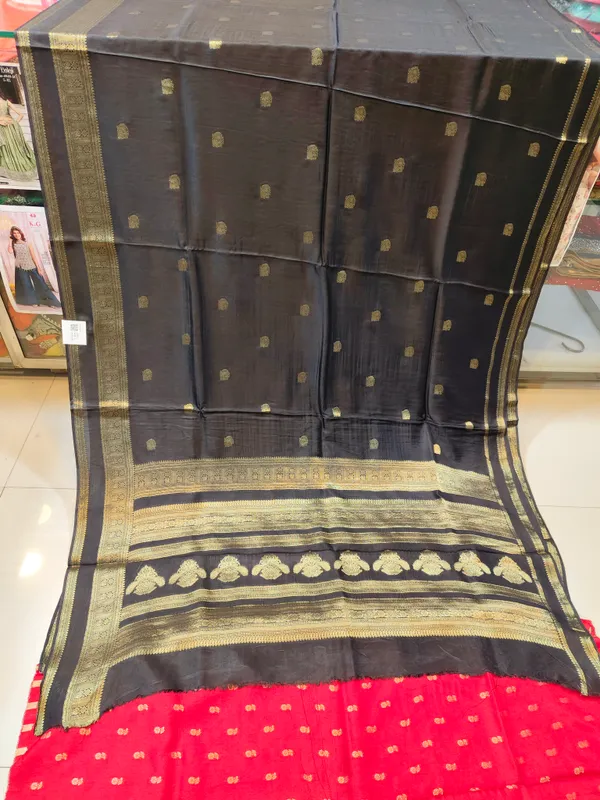 Black_Woven_Traditional_Saree_for_Women
