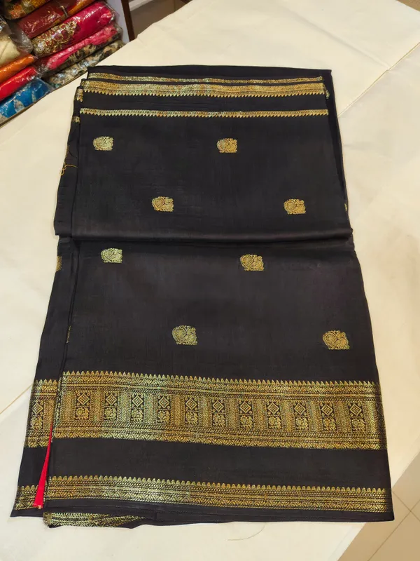 Black_Woven_Traditional_Saree_for_Women