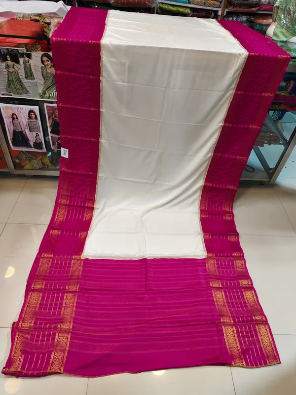 Magenta_Traditional_Zari_Border_Saree_for_Women